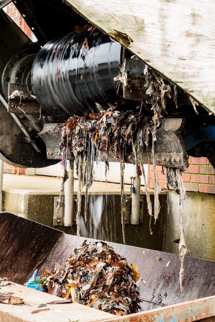 A large drum removes rags, paper, and other articles larger than a centimeter